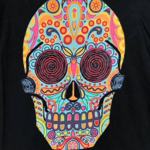 Life Clothing Other - Life Clothing Skull Tee size XL